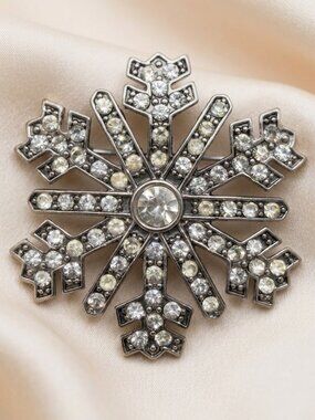 Snowflake Brooch Monet Rhinestone Crystal Silver Tone Winter Pin 1.8”